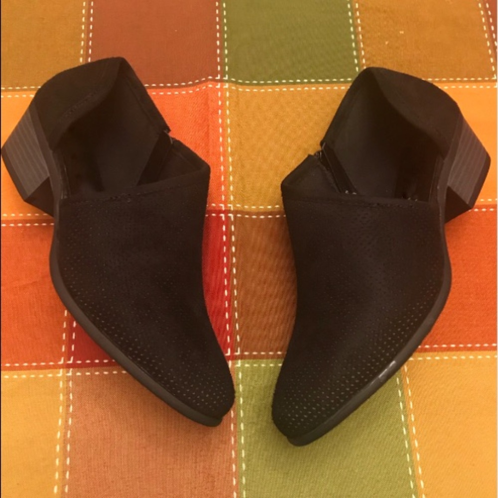 New Perforated Open side booties last one 7 - Picture 4 of 8